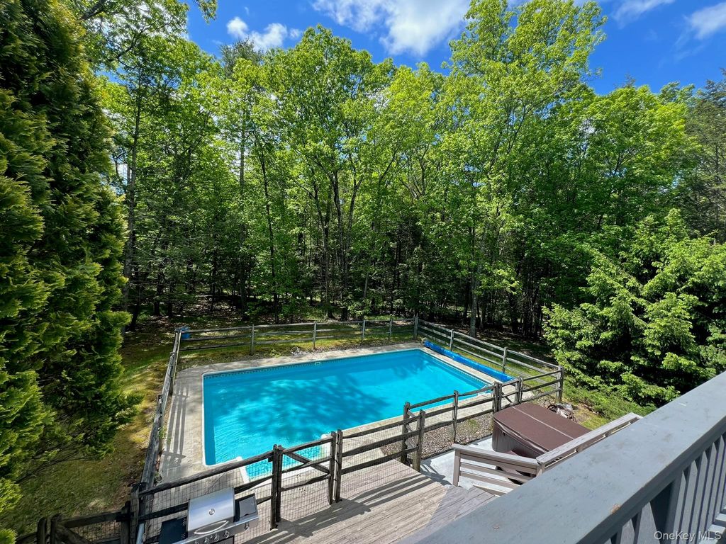 Photo of 9 Munchkin Lane, Kingston, NY 12401 (MLS # 979834)