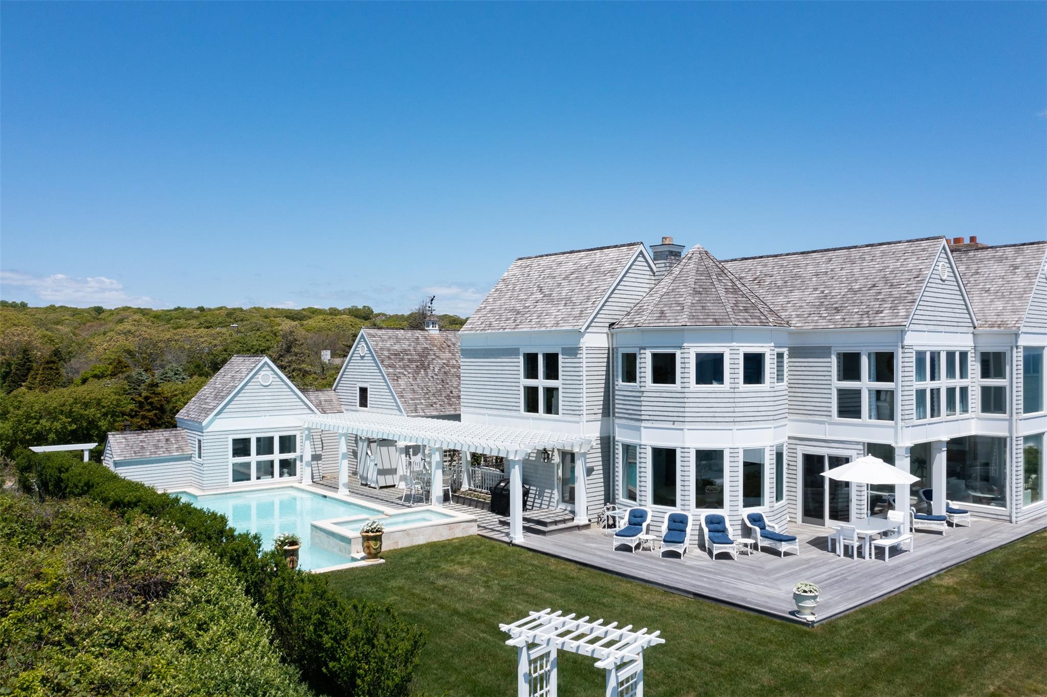 390 Old Montauk Highway
