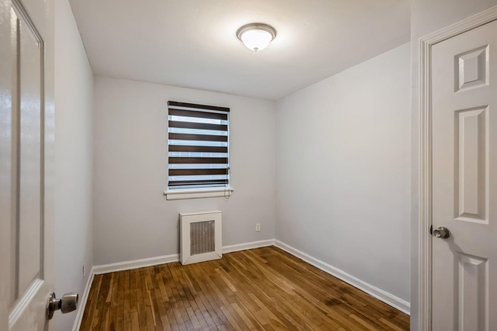 73-01 W Little Neck Parkway Pkwy #2H, Glen Oaks, New York image 8