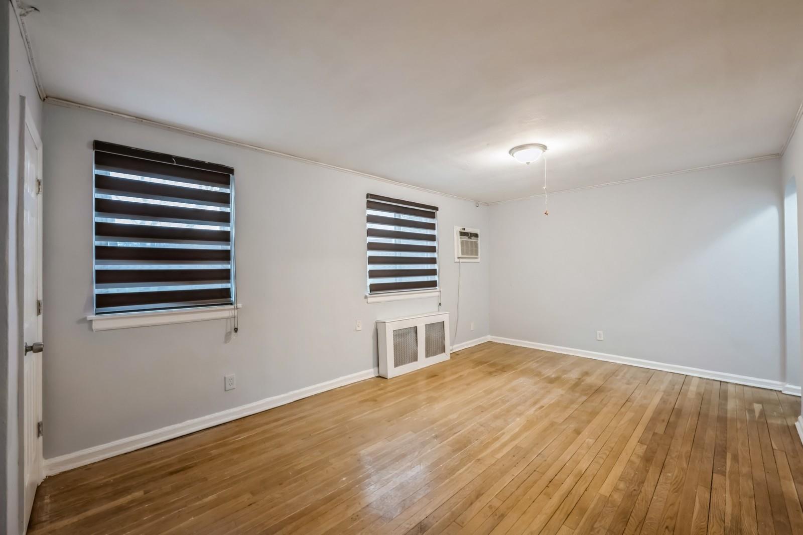 73-01 W Little Neck Parkway Pkwy #2H, Glen Oaks, New York image 14