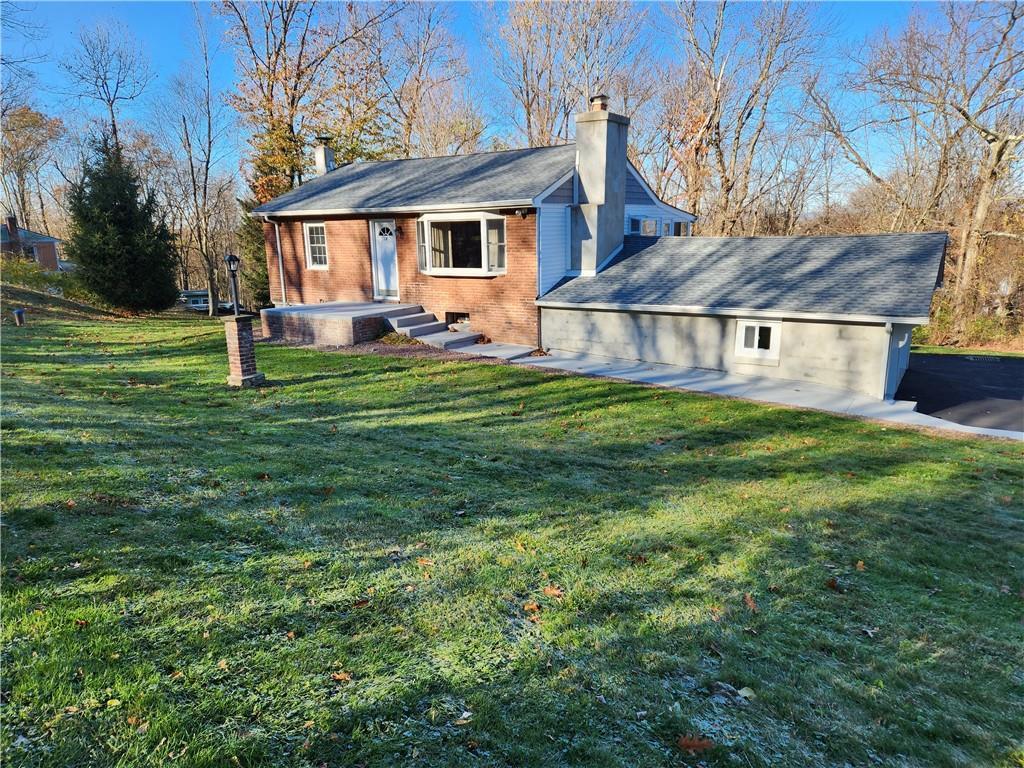 Ridgeview Road, Hopewell Junction, New York - 2 Bedrooms  
2 Bathrooms  
6 Rooms - 