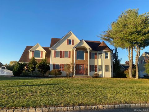 Photo of 1 Pal Court, Shoreham, NY 11786 (MLS # 917722)