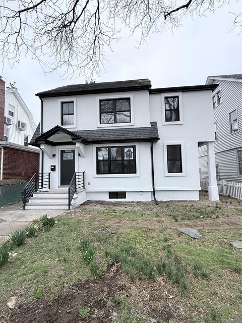 4539 171st Place Flushing NY 11358