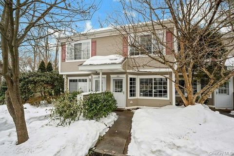 Condo For Sale - 202 Park Ridge Lane<br/> White Plains, NY 10603