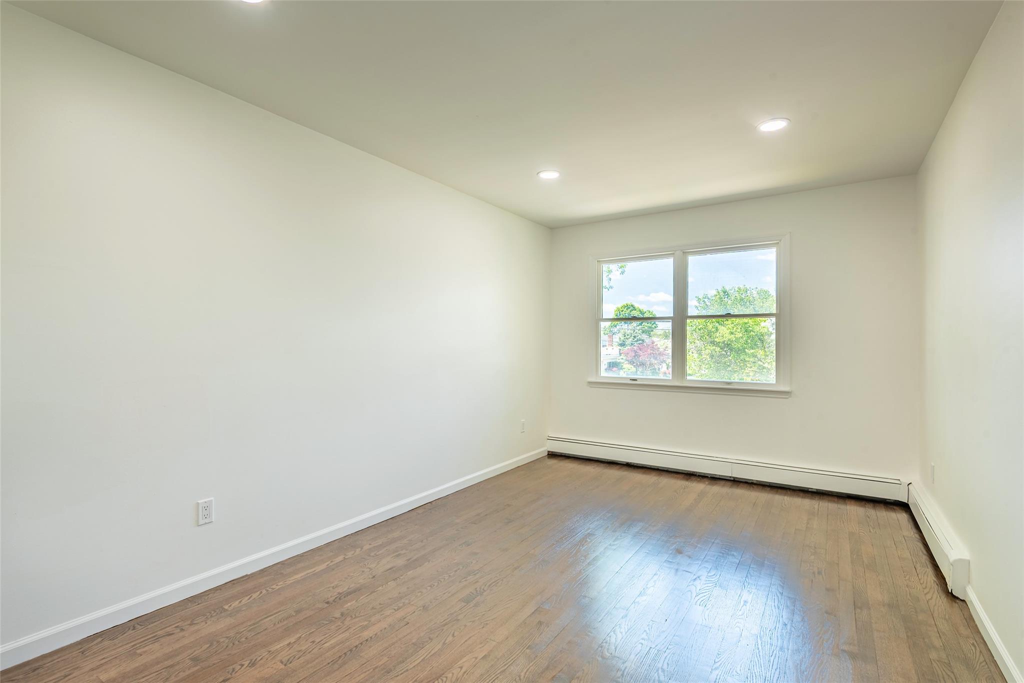 2737 Morton Avenue, Oceanside, New York image 23