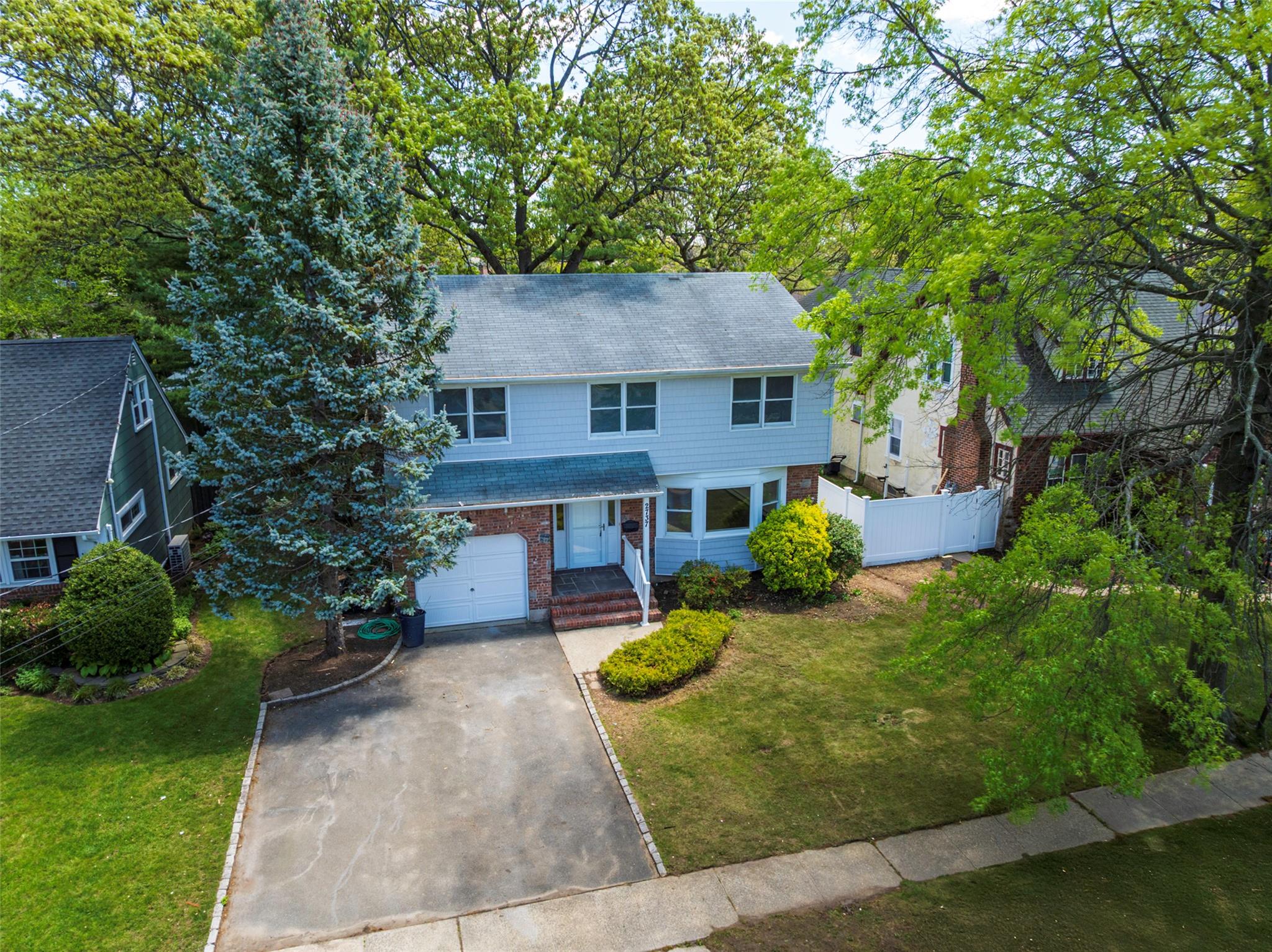 2737 Morton Avenue, Oceanside, New York image 36