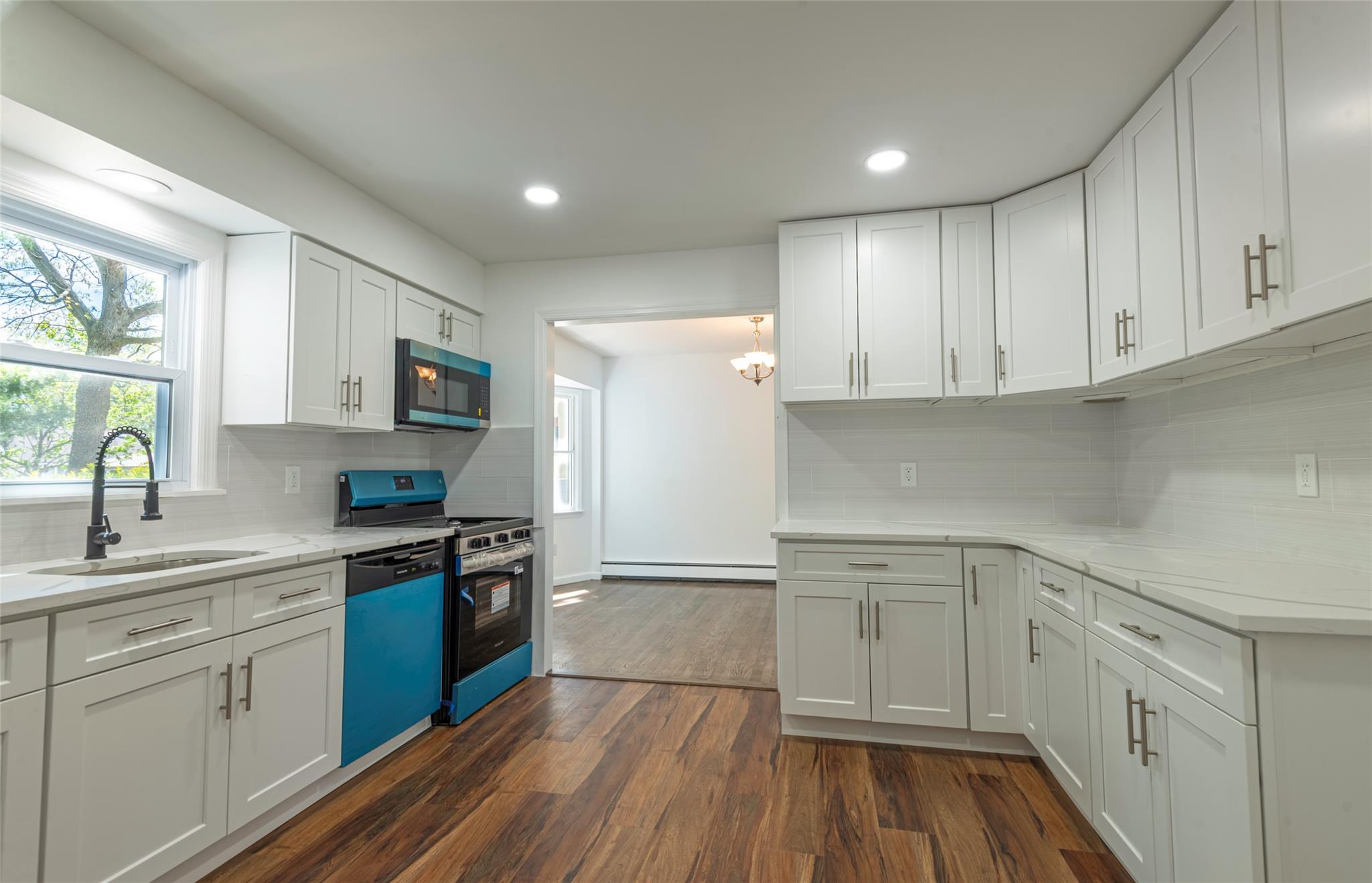 2737 Morton Avenue, Oceanside, New York image 16