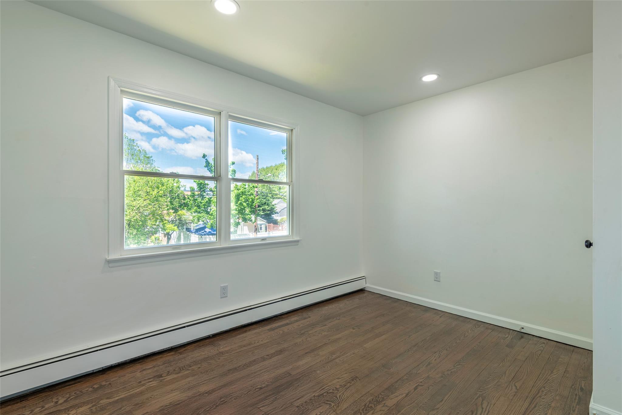 2737 Morton Avenue, Oceanside, New York image 27