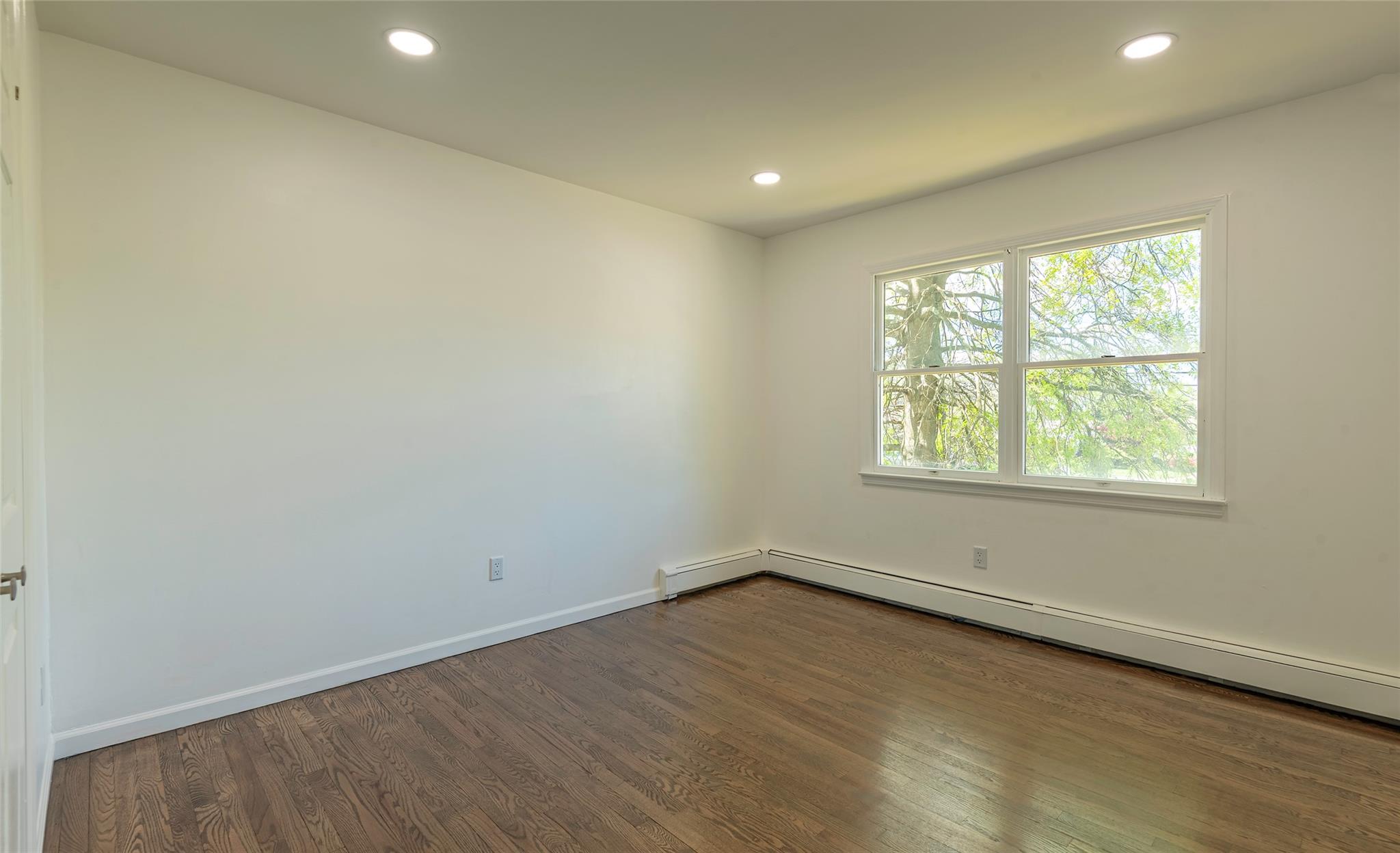 2737 Morton Avenue, Oceanside, New York image 33