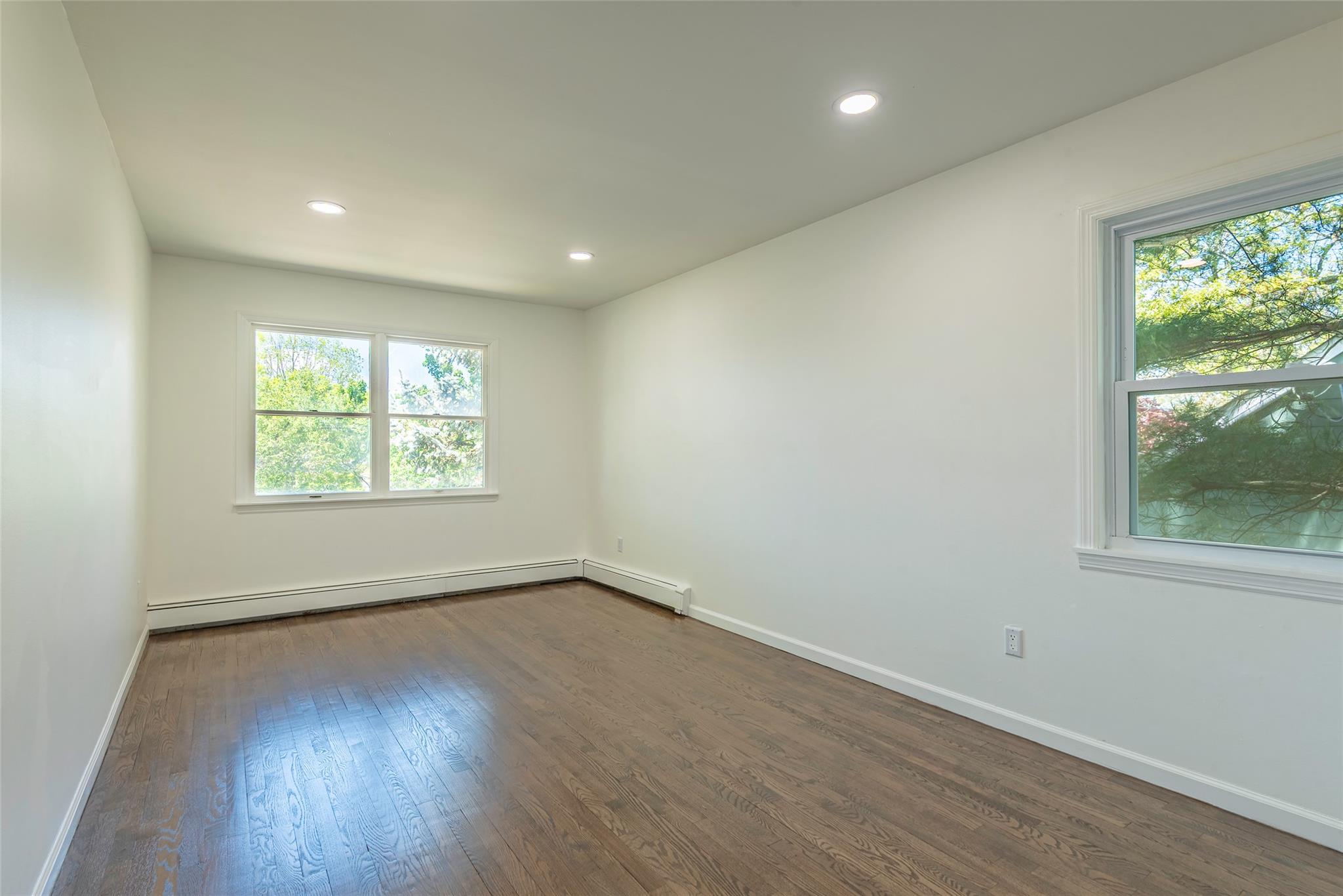 2737 Morton Avenue, Oceanside, New York image 22