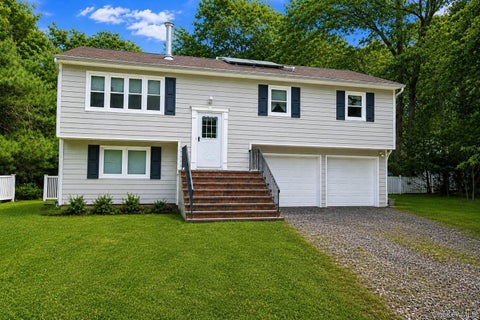 Homes For Sale - 191 Old Willets Path<br/> Smithtown, NY 11787