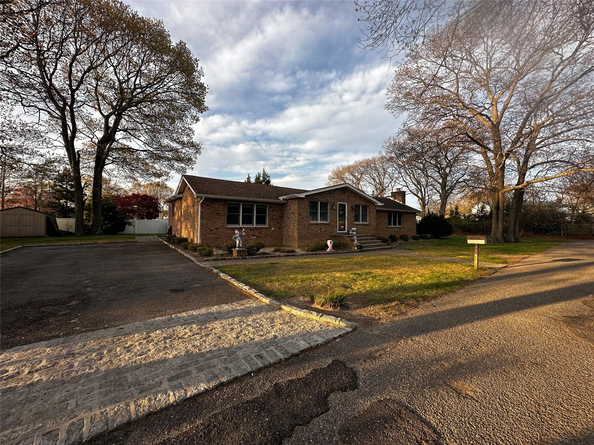 407 Albert Street, Holbrook, New York image 2