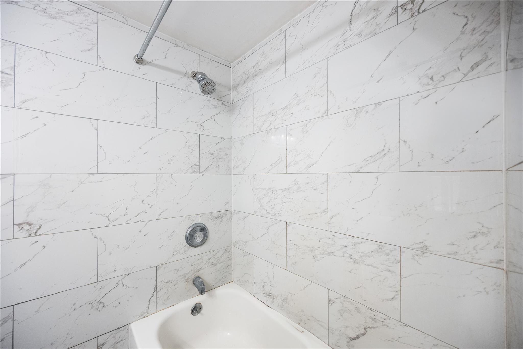 407 Albert Street, Holbrook, New York image 23