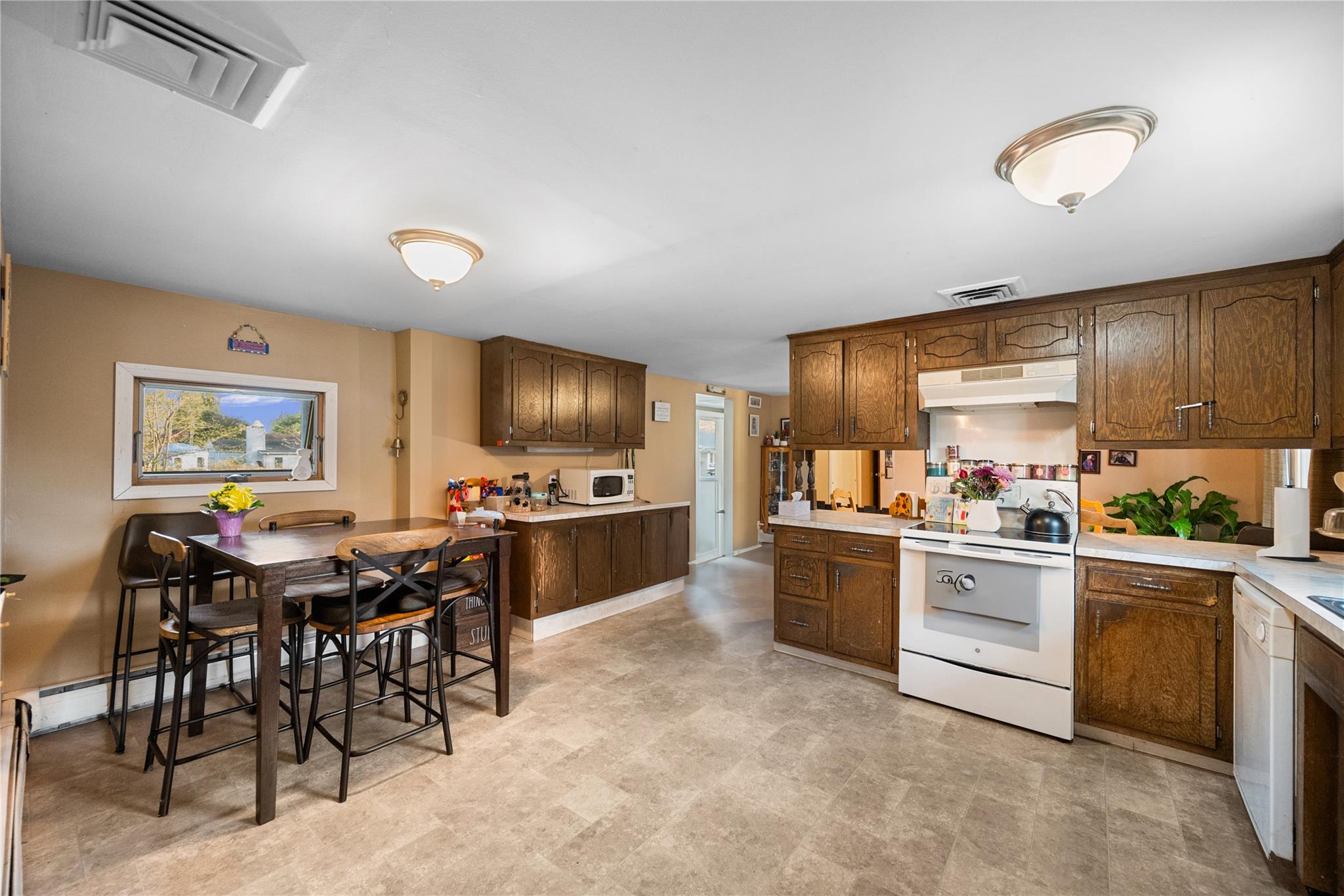 407 Albert Street, Holbrook, New York image 14