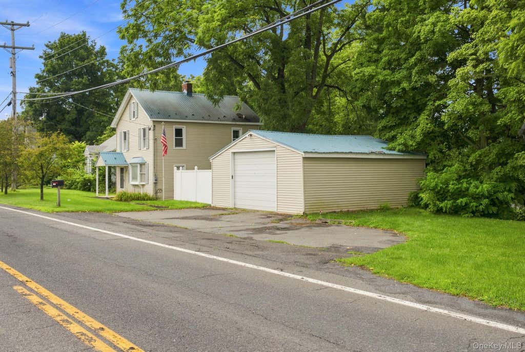 Photo of 344 Broadway #9W, Ulster Park, NY 12487 (MLS # 1040145)