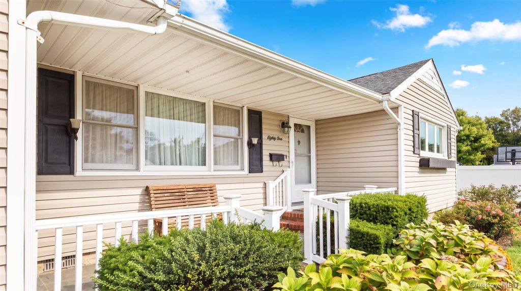 Photo of 81 Berkshire Road, Bethpage, NY 11714 (MLS # 1065592)