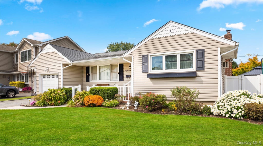 Photo of 81 Berkshire Road, Bethpage, NY 11714 (MLS # 1065592)