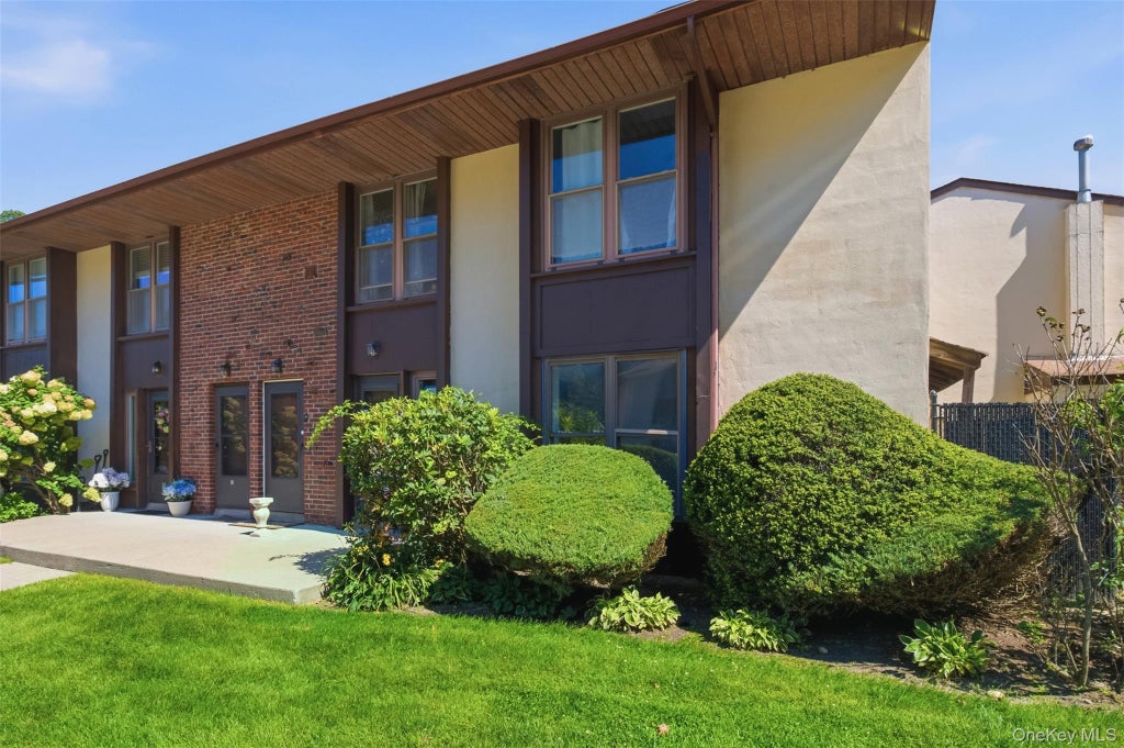 Photo of 11 Juniper Court #11, Selden, NY 11784 (MLS # 1052283)