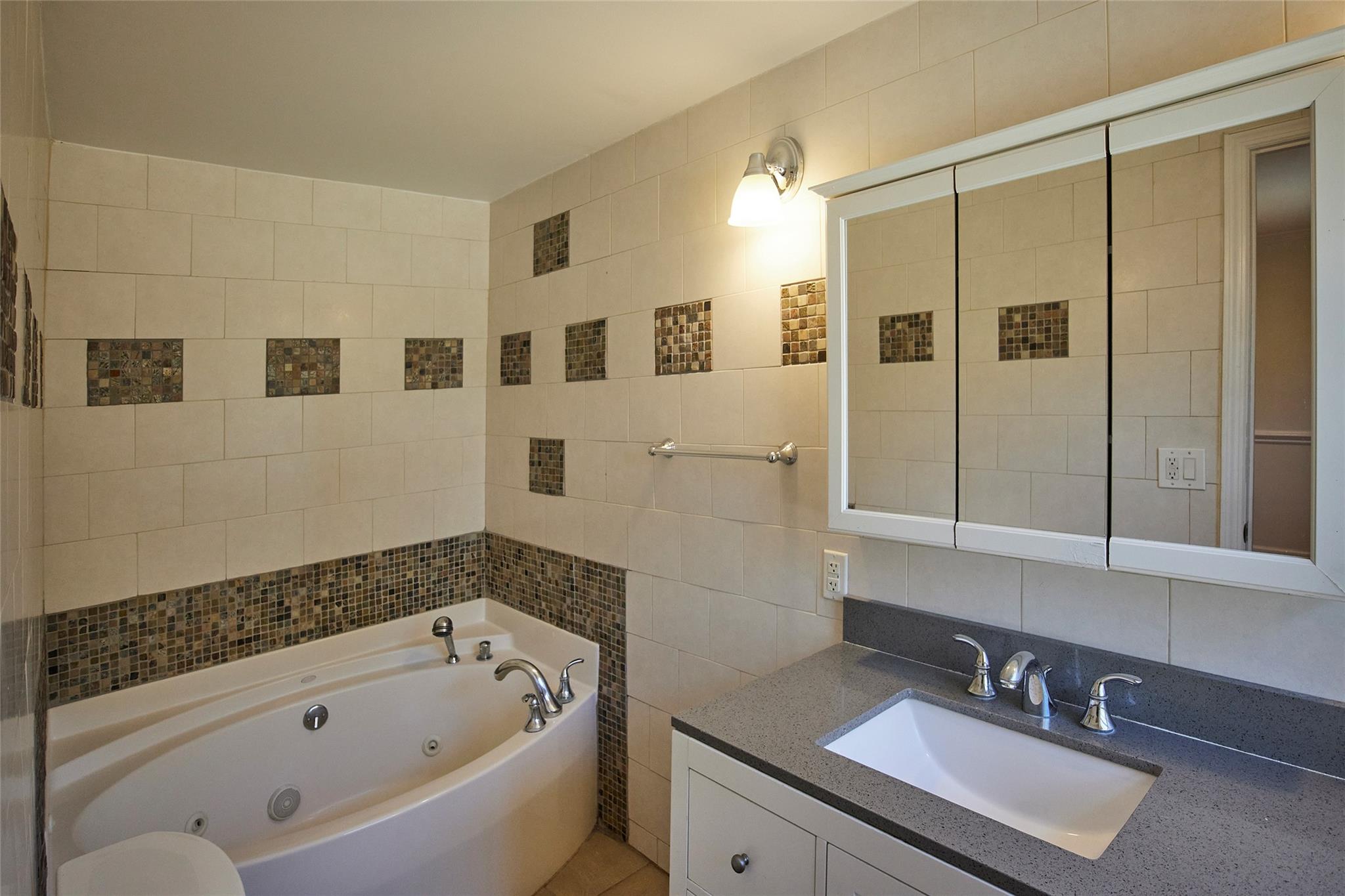 25 N Southbrook Road, Bedford, New York image 13