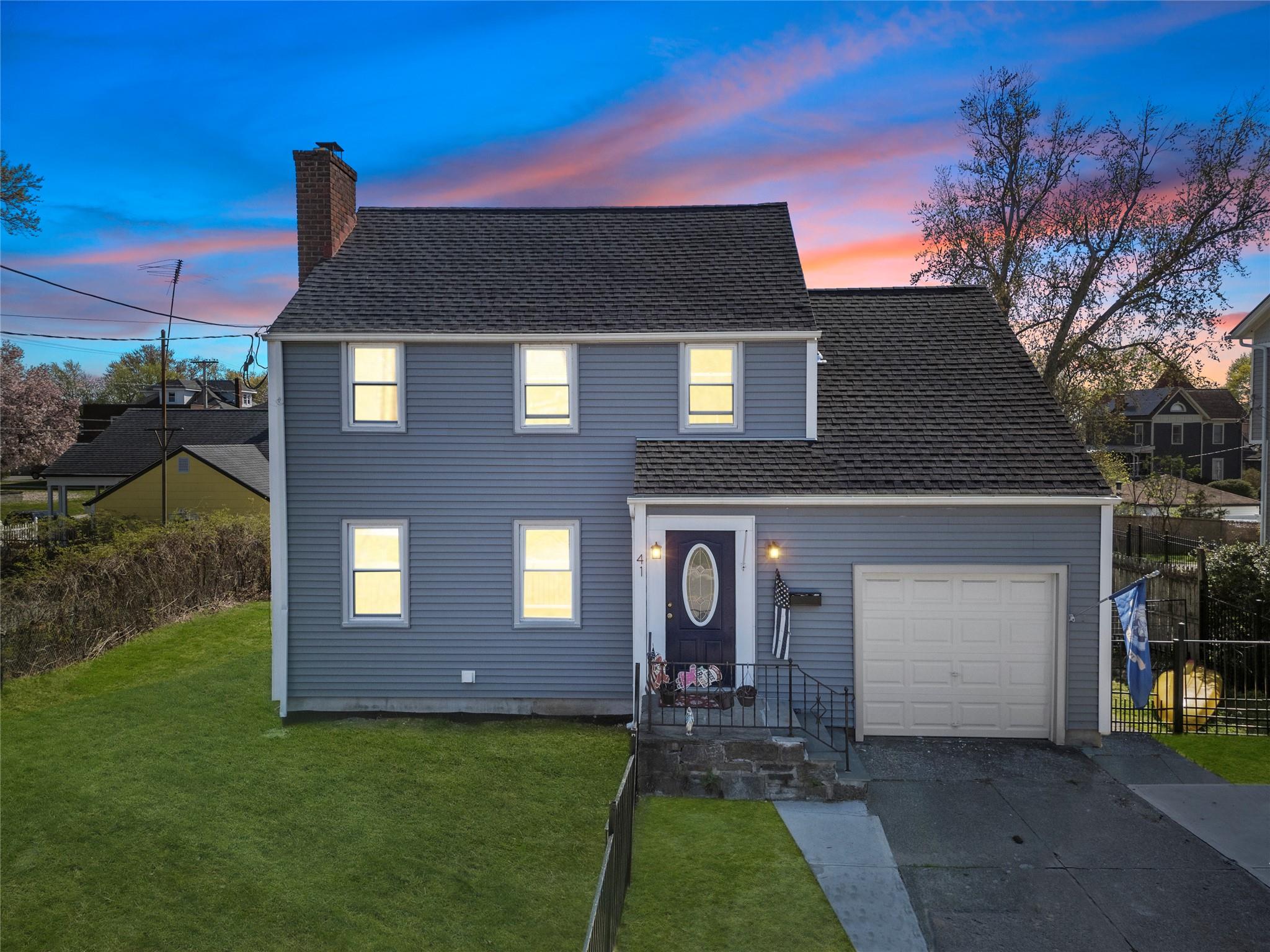 Verplanck Avenue, Beacon, New York - 3 Bedrooms  
3 Bathrooms  
10 Rooms - 