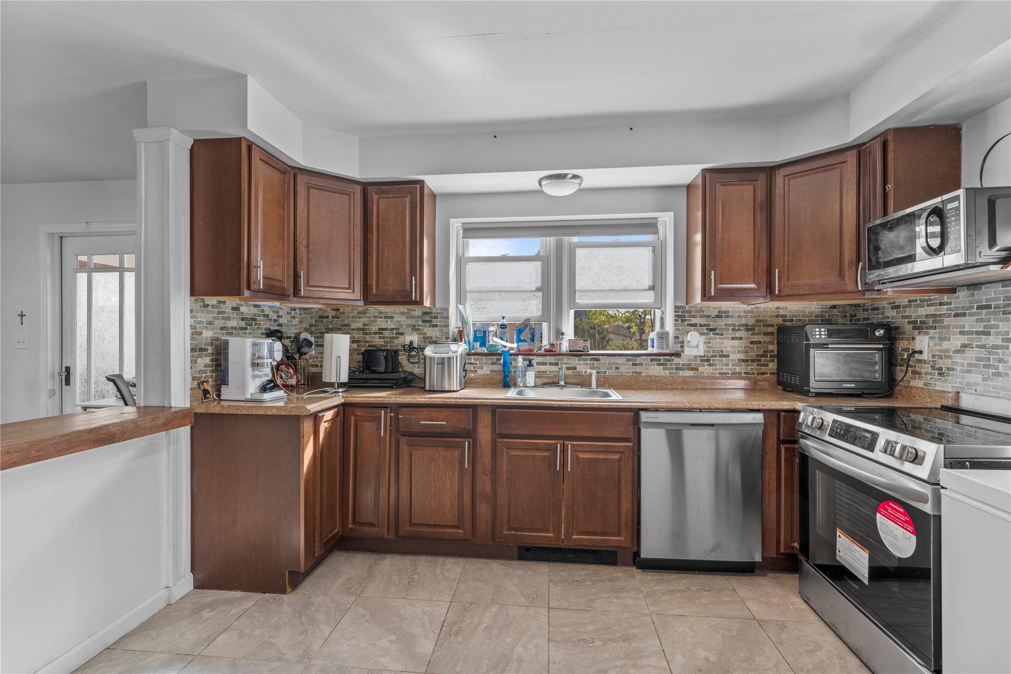 41 Verplanck Avenue, Beacon, New York image 9