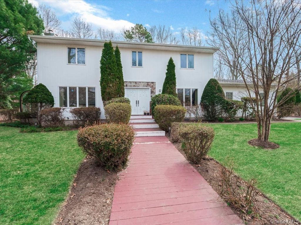 Photo of 21 Linden Avenue, Kings Park, NY 11754 (MLS # 981254)