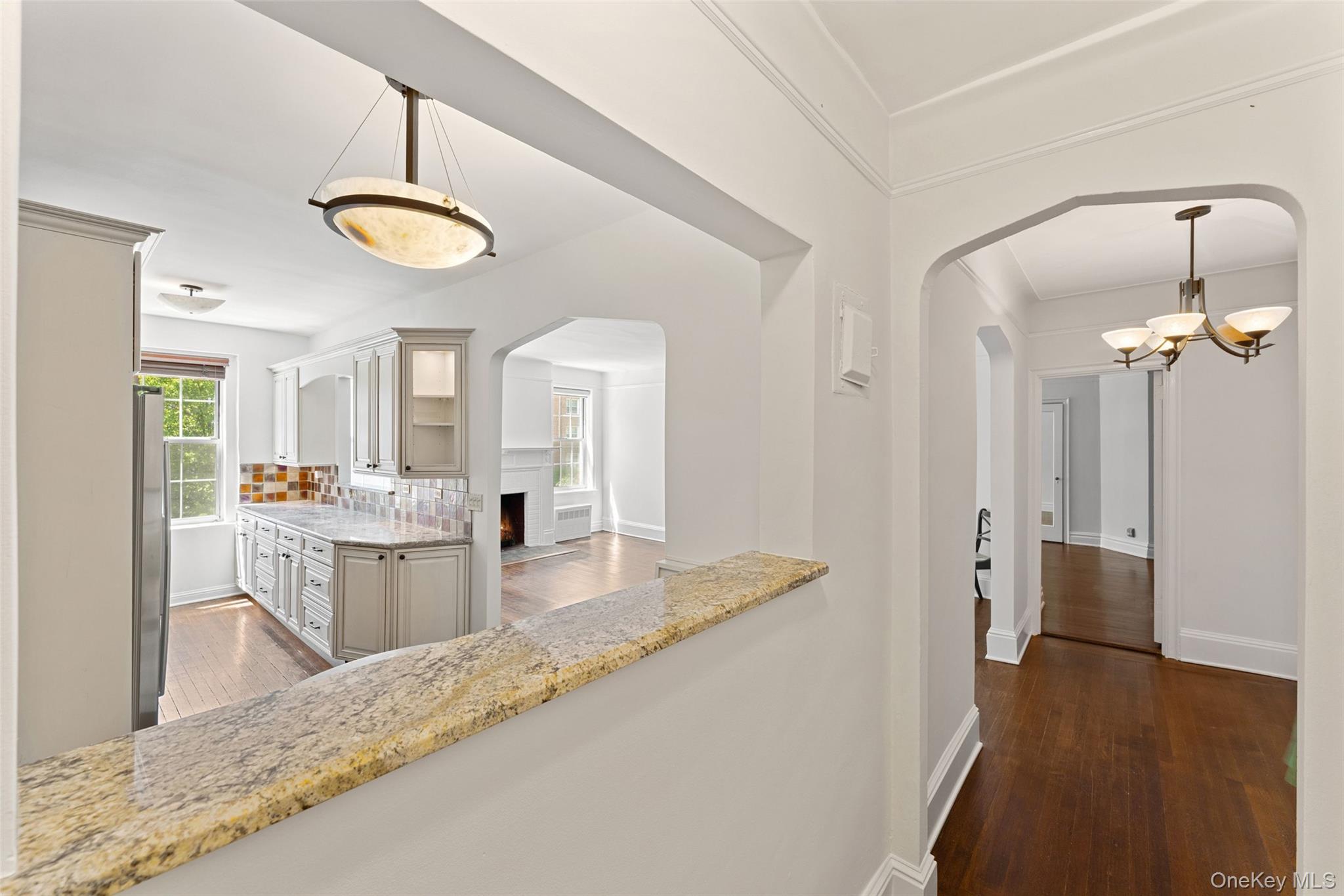 25 Parkview Avenue 2E