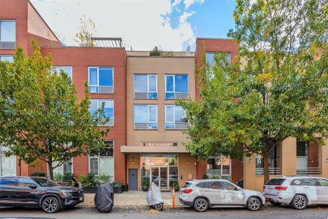 Photo of 240 51 Avenue #1H, Long Island City, NY 11101 (MLS # 930907)