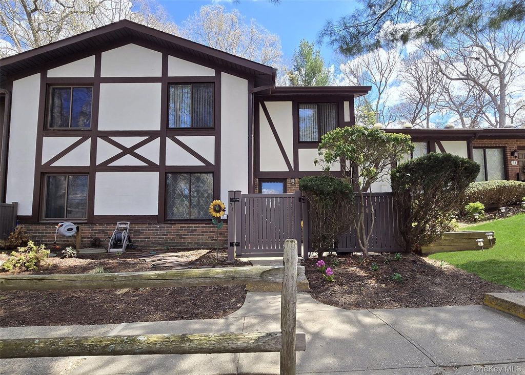 Photo of 71 Skyline Drive, Coram, NY 11727 (MLS # 987920)