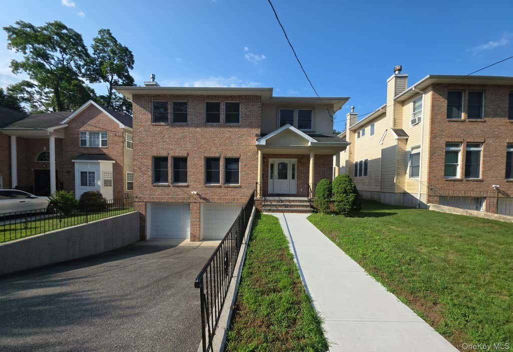 Photo of 86 George Street, East Hills, NY 11577 (MLS # 1026483)