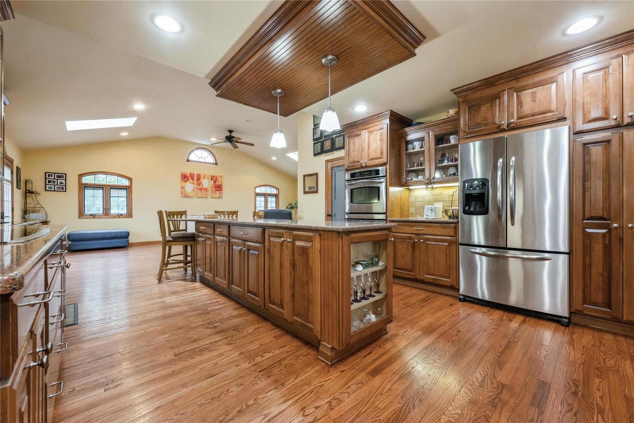 24 Garden Boulevard, Hicksville, New York image 3
