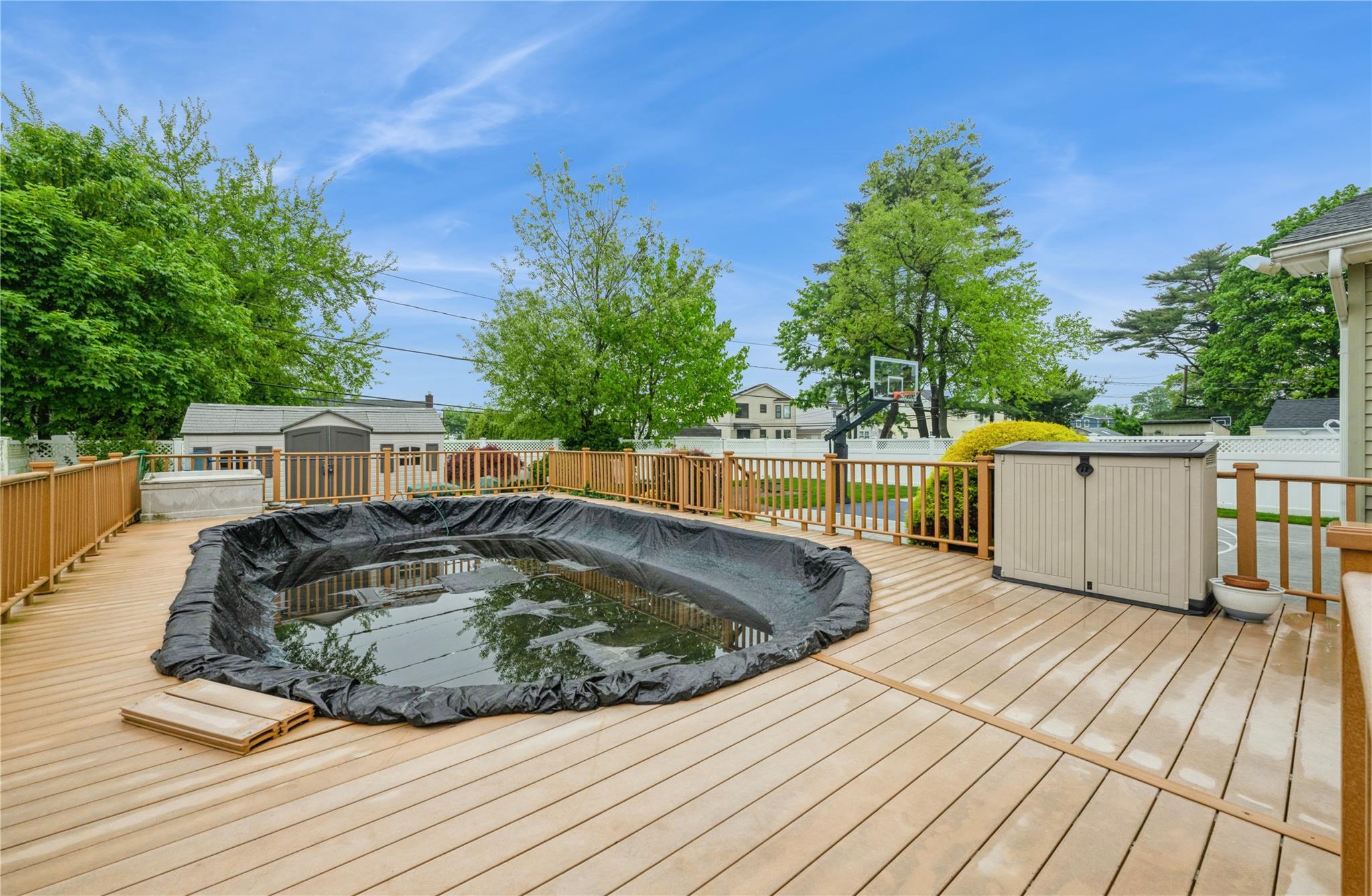 24 Garden Boulevard, Hicksville, New York image 31