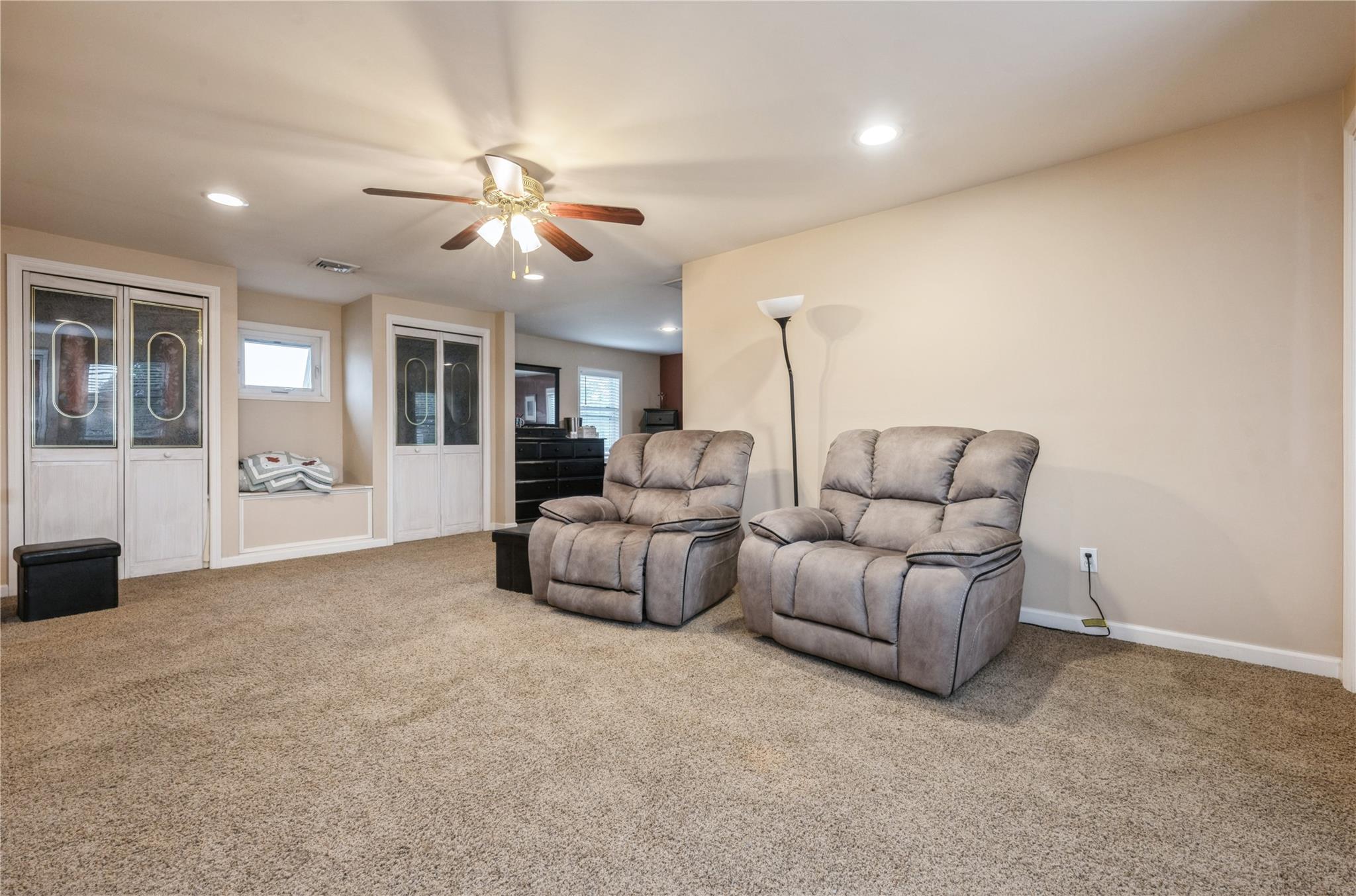 24 Garden Boulevard, Hicksville, New York image 20