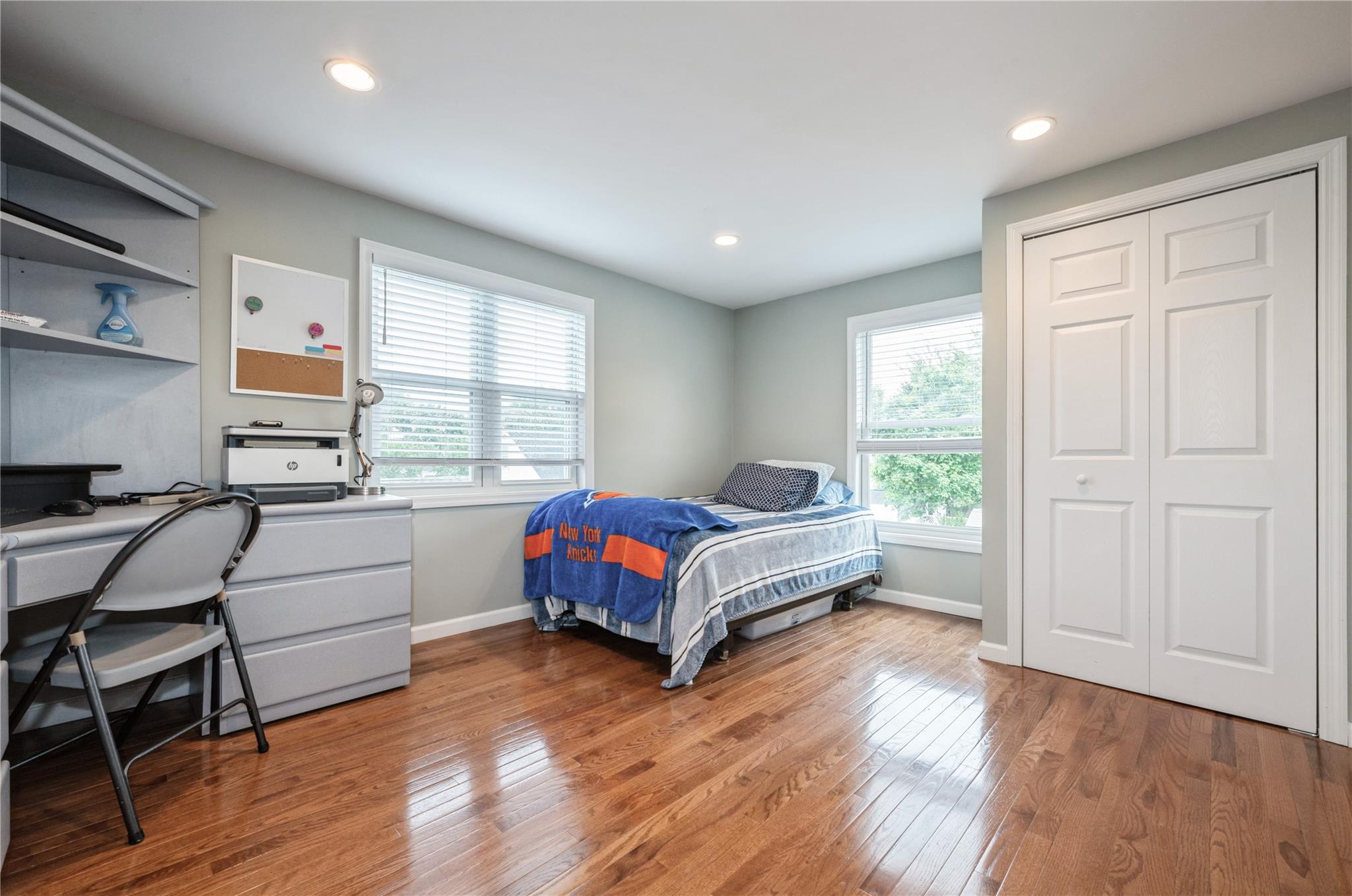 24 Garden Boulevard, Hicksville, New York image 21