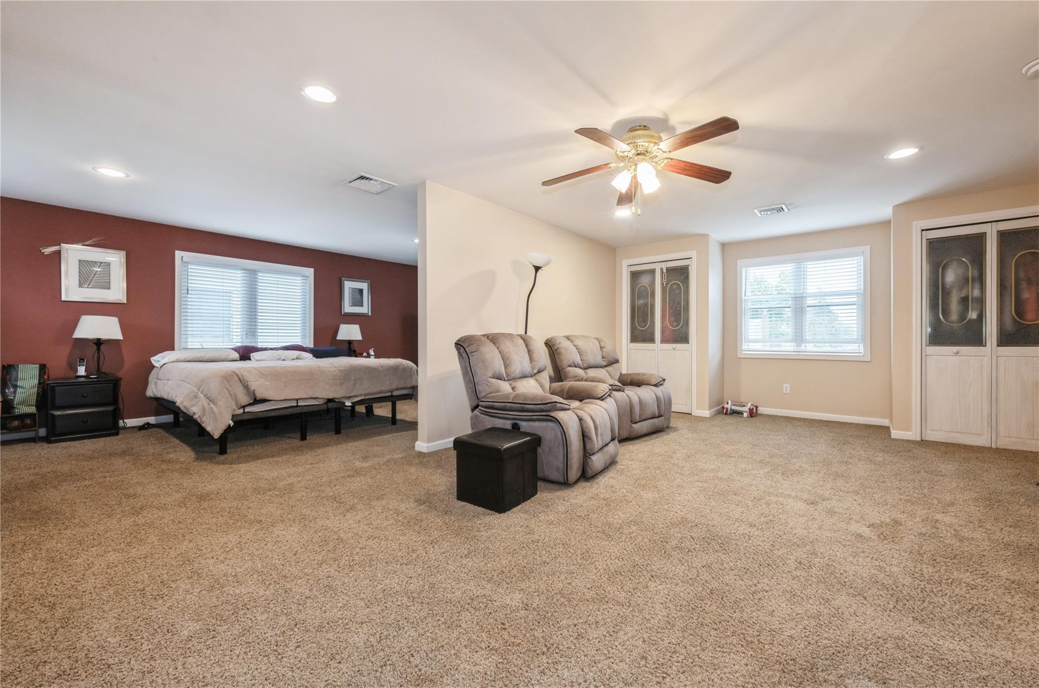24 Garden Boulevard, Hicksville, New York image 18