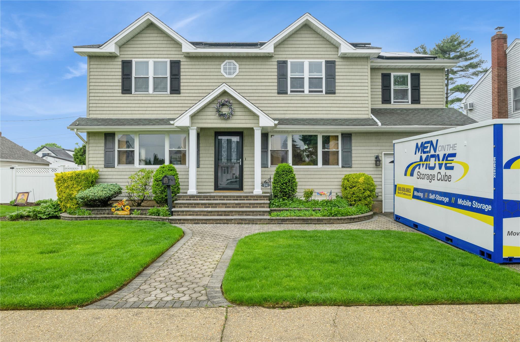 24 Garden Boulevard, Hicksville, New York image 1