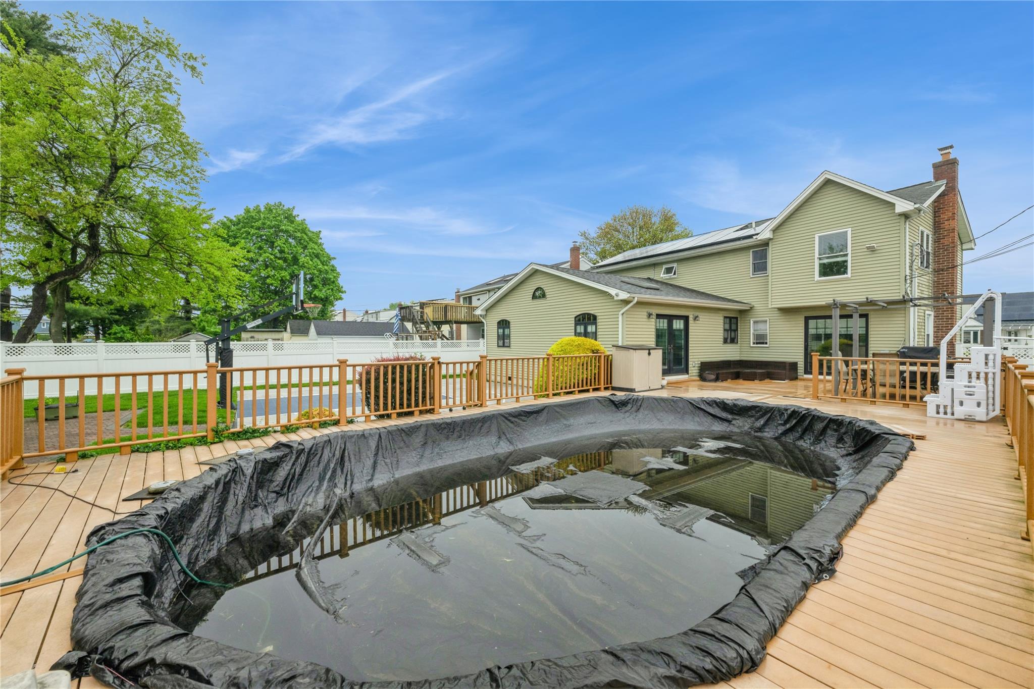 24 Garden Boulevard, Hicksville, New York image 33