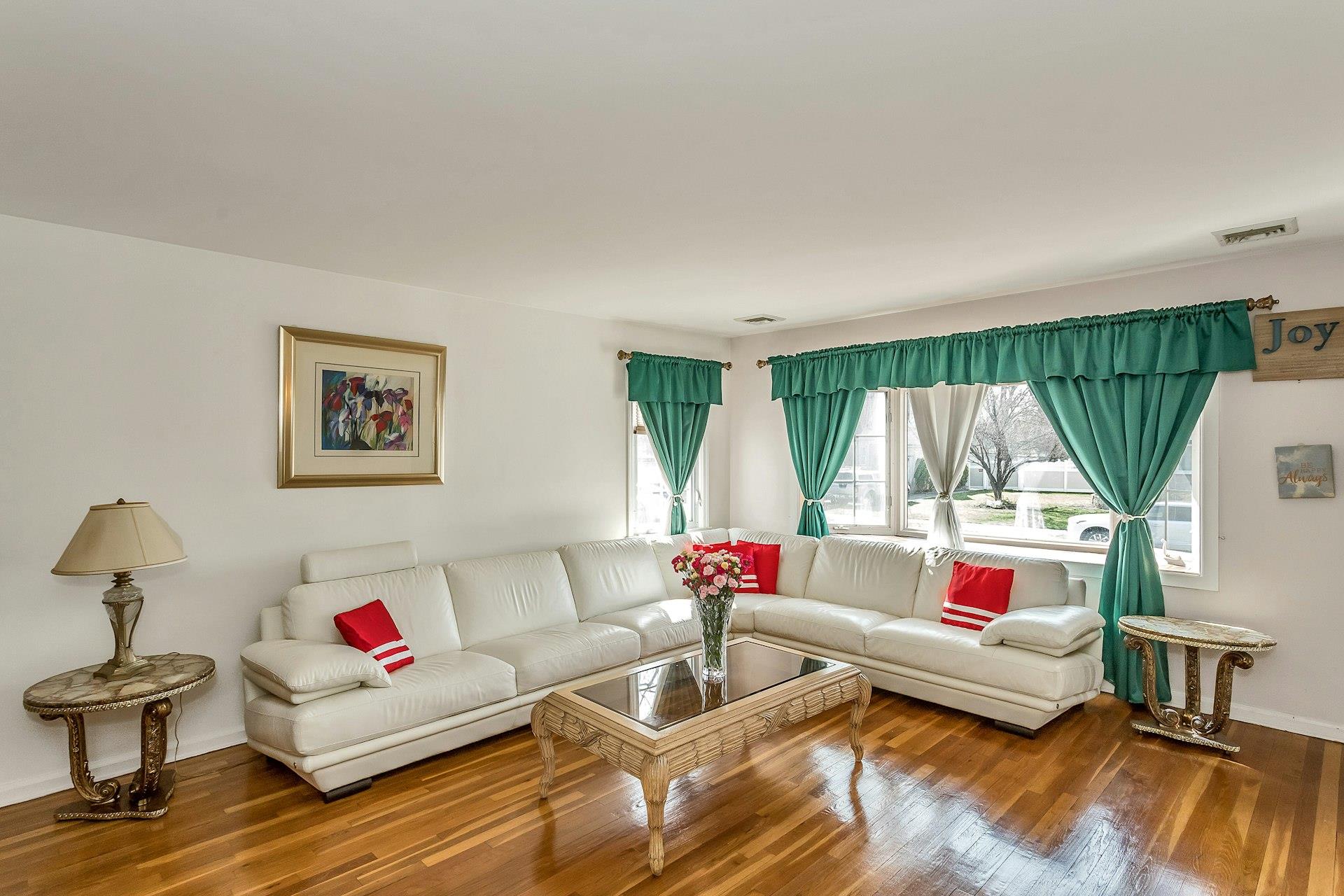 579 N Dartmouth Street, Westbury, Florida image 3