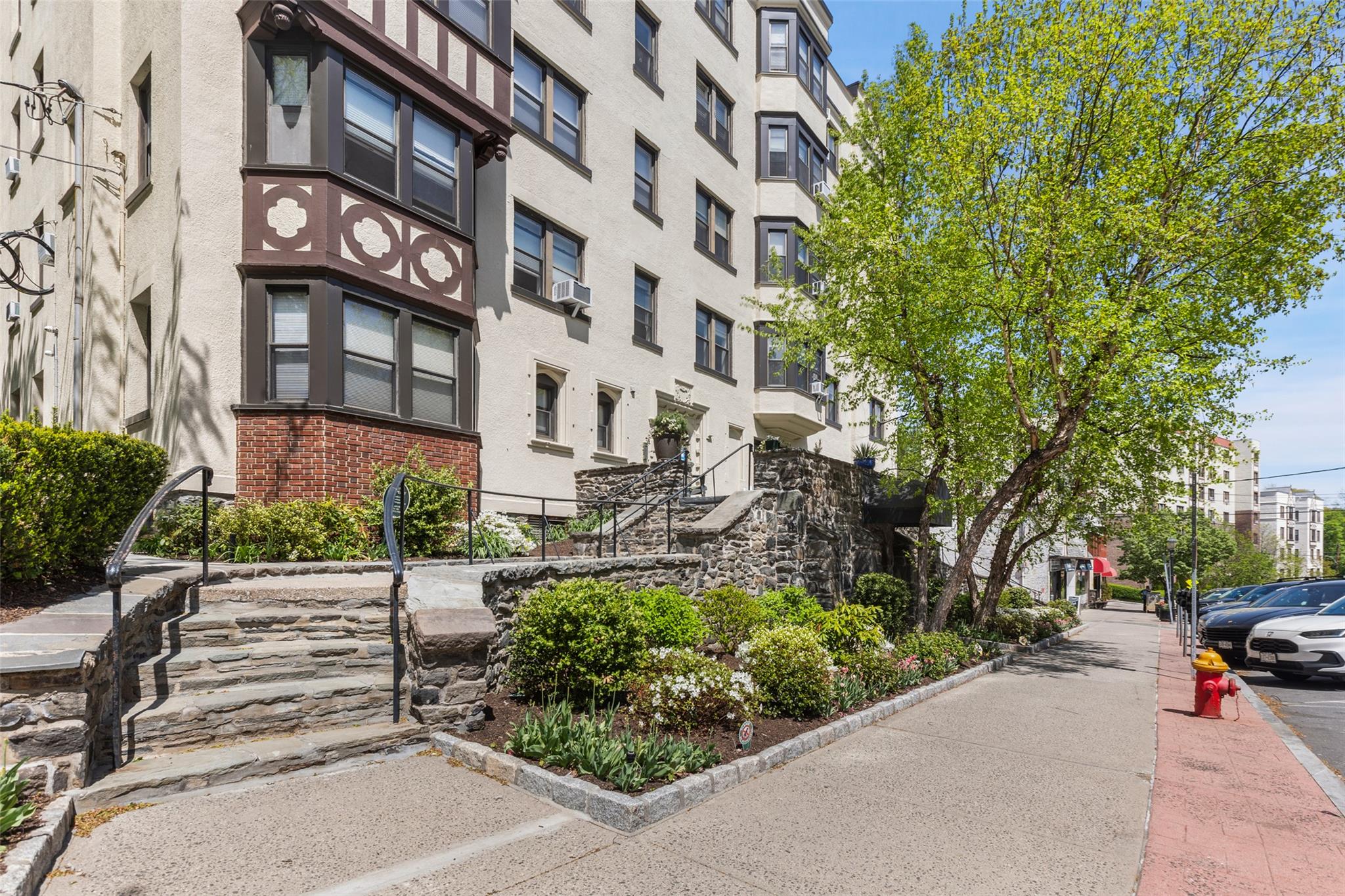 56 W Pondfield Road #2C, Bronxville, New York image 19