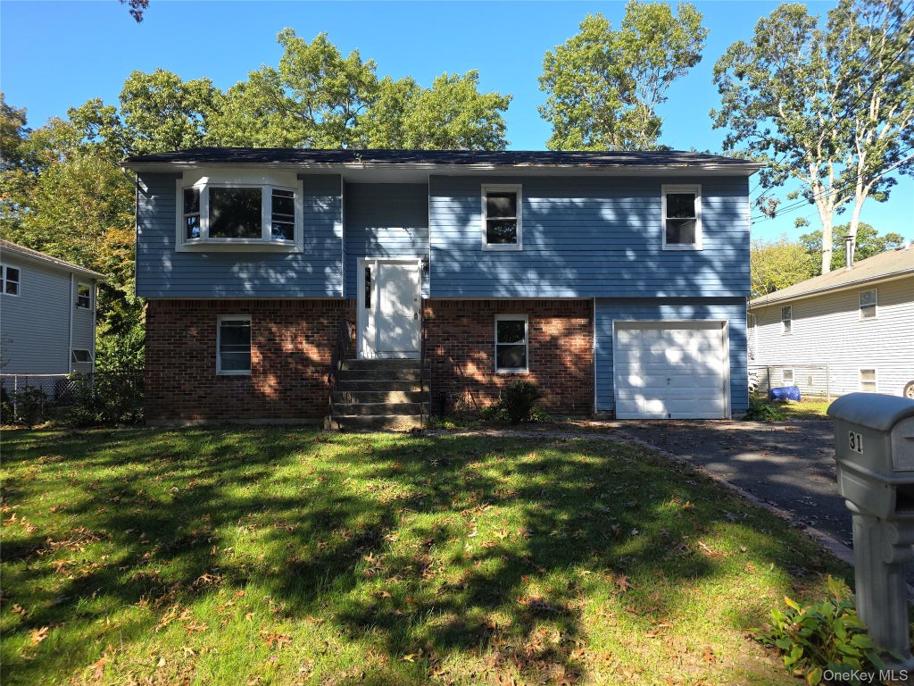 Photo of 31 Depew Street, Huntington, NY 11743 (MLS # 1063109)