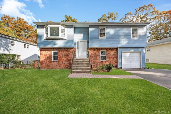 31 DEPEW ST, HUNTINGTON, NY 11743 - Image efc8e1abb4bab769ef5ebb73336dd598/3692671631