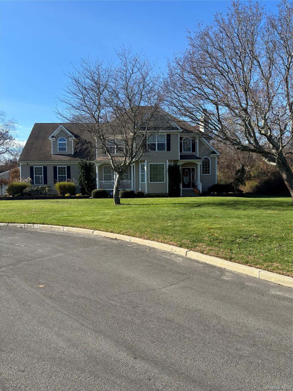 Photo of 37 N Durkee Lane, East Patchogue, NY 11772 (MLS # 1008400)