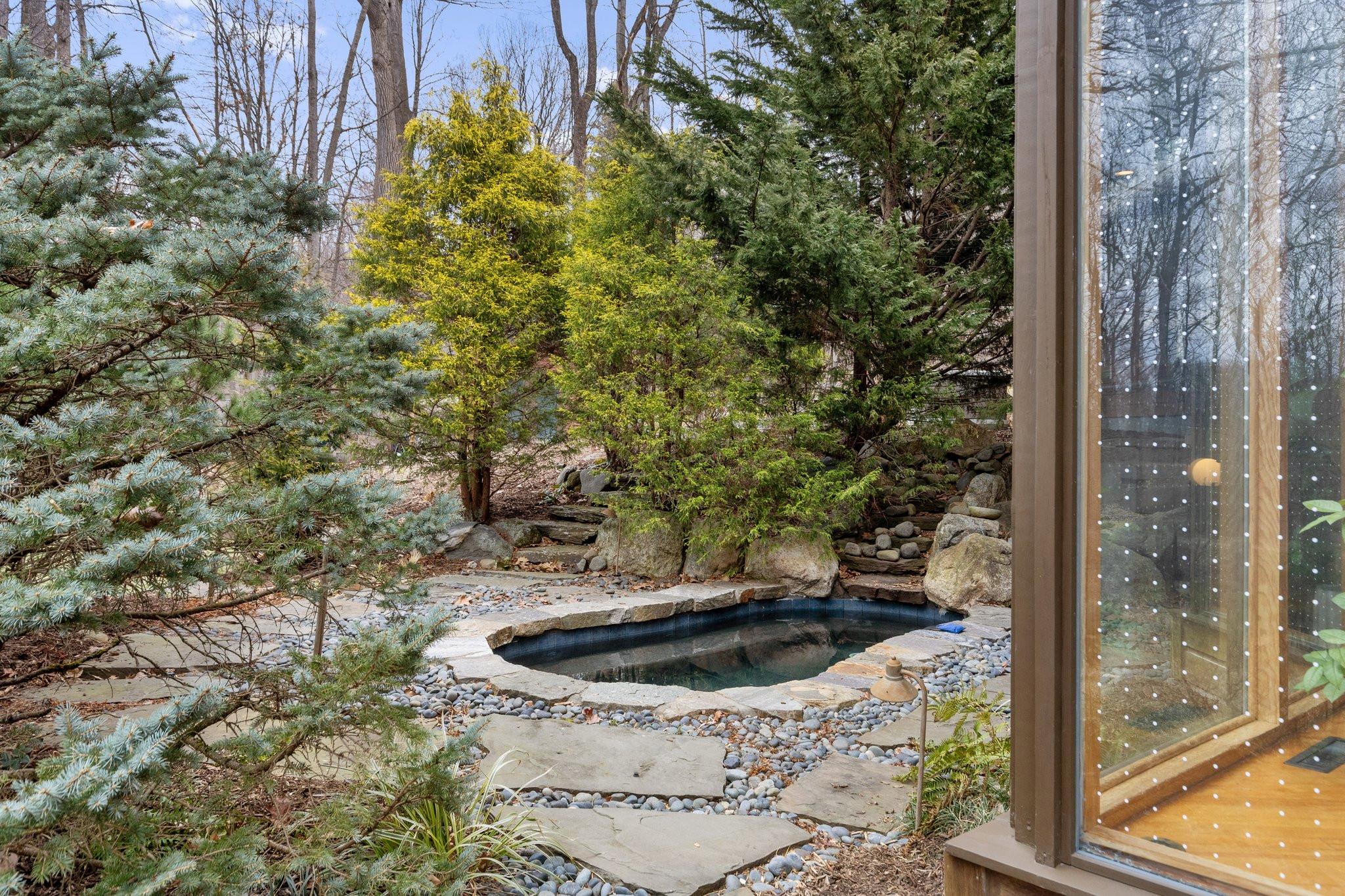 543 Scarborough Road, Briarcliff Manor, New York image 37