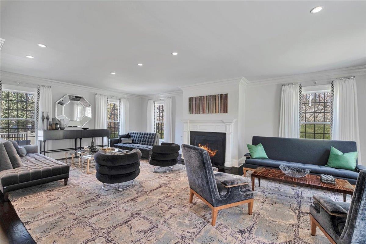 29 Hampton Road, Scarsdale, Florida image 5