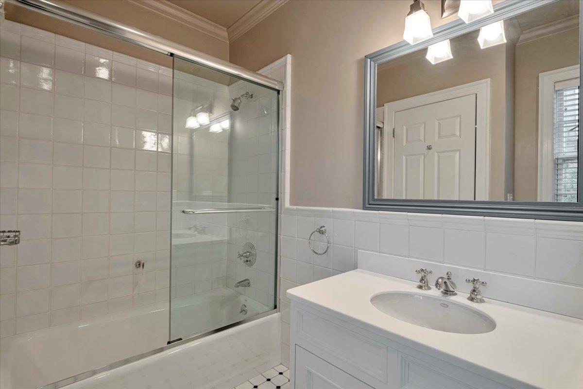 29 Hampton Road, Scarsdale, Florida image 28