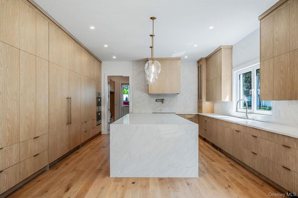 Photo of 54 Landview Drive, Dix Hills, NY 11746 (MLS # 980593)