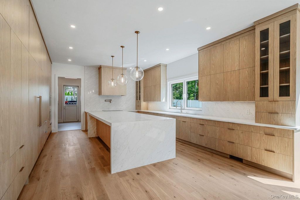 Photo of 54 Landview Drive, Dix Hills, NY 11746 (MLS # 980593)