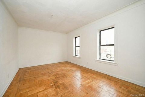 Homes For Sale - 83-44 Lefferts Boulevard #3C<br/> Queens County, Kew Gardens, NY 11415