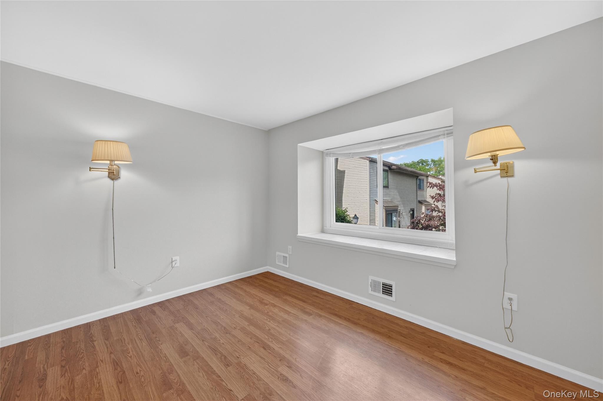 10 Squires Gate I