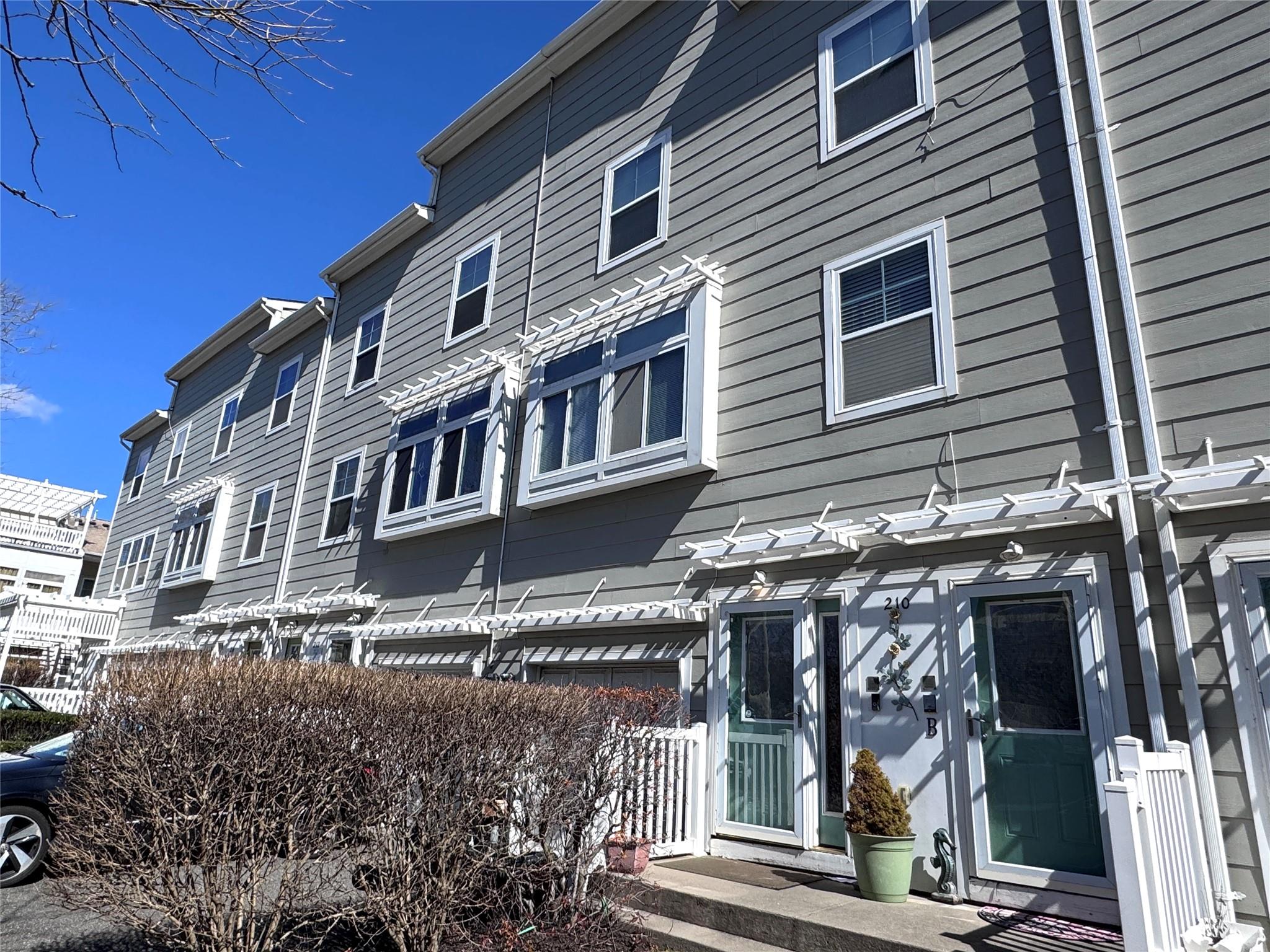 Rental Property at Beach 79th Street A, Rockaway Beach, Queens, NY - Bedrooms: 3 
Bathrooms: 3  - $3,600 MO.